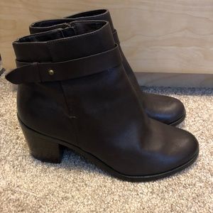 Women’s dark brown booties